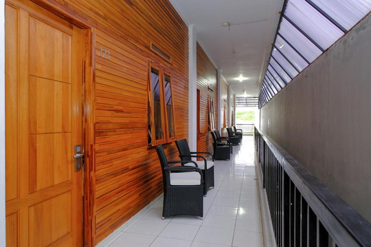Oyo 446 Hotel Kawi Surapatha Malang Eksteriør bilde