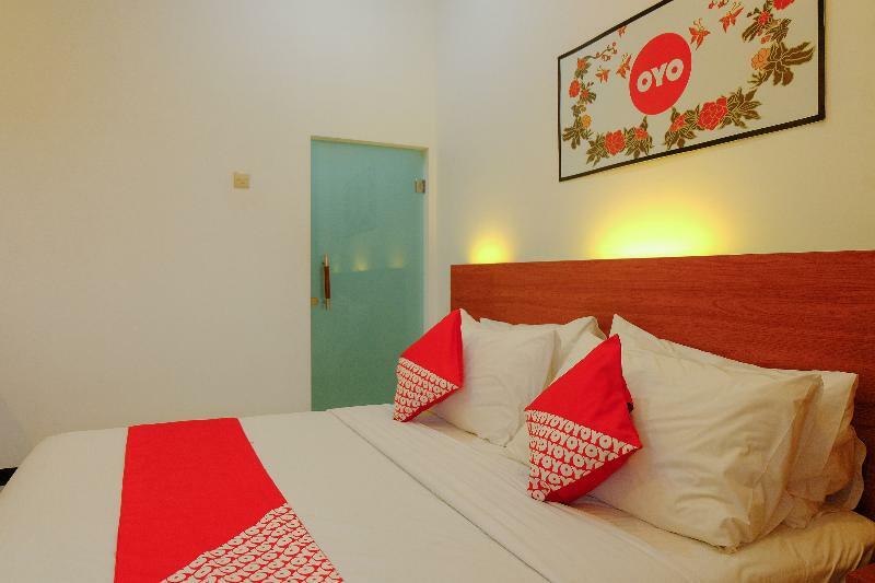 Oyo 446 Hotel Kawi Surapatha Malang Eksteriør bilde
